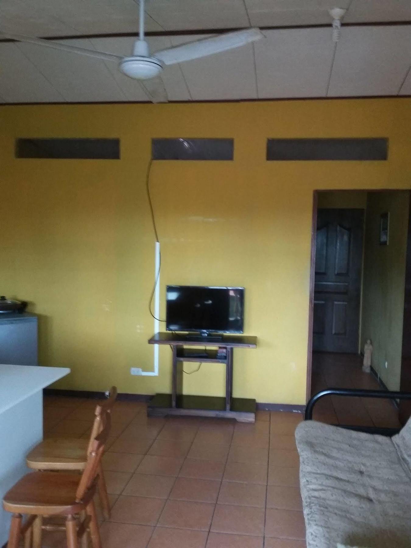 Cabinas Madeleine Puntarenas Eksteriør bilde