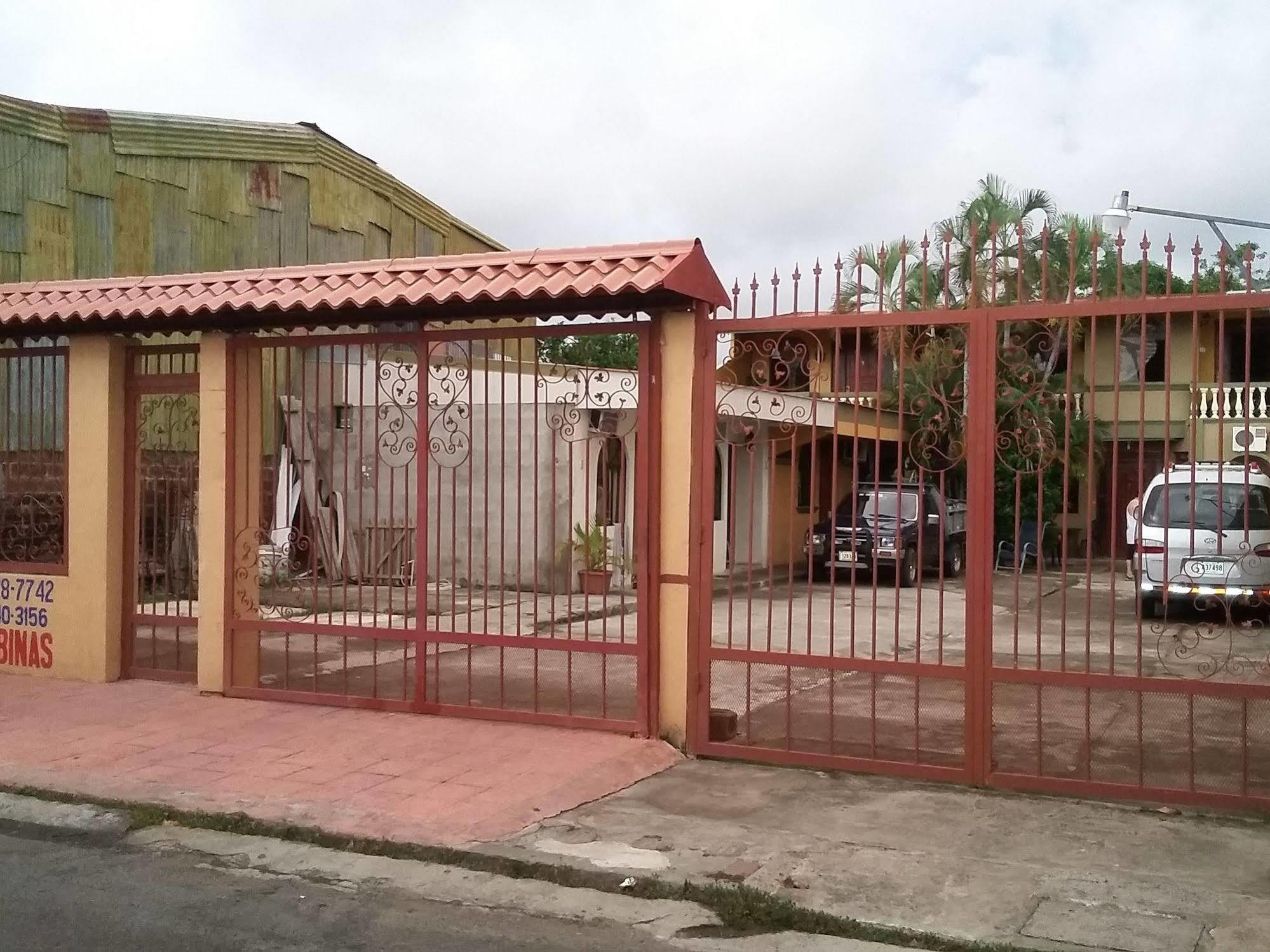 Cabinas Madeleine Puntarenas Eksteriør bilde